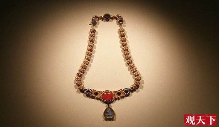 Cái chết của Lý Tĩnh Huấn khiến gia đình vô cùng đau xót. Hoàng thái hậu Dương Lệ Hoa yêu chiều người cháu này nhất nên đã hạ chỉ an táng Lý Tĩnh Huấn theo nghi lễ hoàng gia.