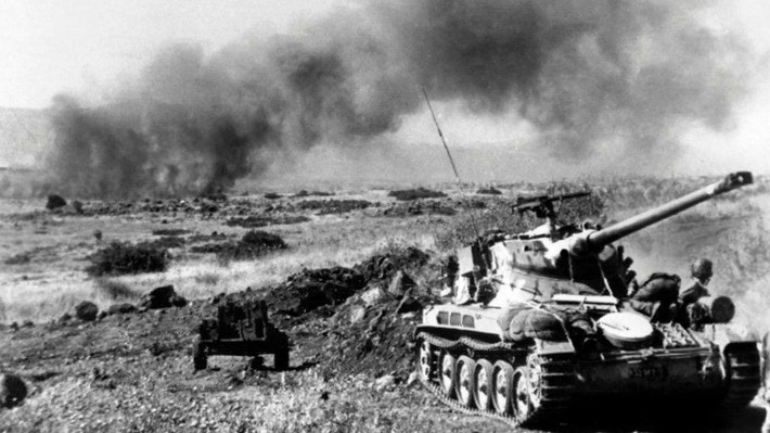 Đến ngày 5/6/1967, Israel mở cuộc tấn công chống lực lượng không quân Ai Cập. Sau đó, Jordan tấn công tây Jerusalem và Netanya. 6 ngày sau, cuộc chiến kết thúc với việc Israel giành quyền kiểm soát đông Jerusalem, dải Gaza, bán đảo Sinai, Bờ Tây và cao nguyên Golan.