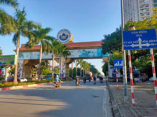 Tọa lạc tại vị trí đắc địa trên mặt đường Lê Trọng Tấn kéo dài (xã An Khánh, Hoài Đức, Hà Nội), cách đại lộ Thăng Long chỉ vài trăm mét, Khu đô thị Thiên đường Bảo Sơn từng là "cơn sốt" với rất nhiều nhà đầu tư bất động sản và những người có nhu cầu nhà ở cao cấp nhiều năm về trước.