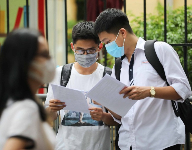 Để thực hiện tốt việc đăng ký dự thi và đăng ký xét công nhận tốt nghiệp THPT năm nay, Bộ Giáo dục và Đào tạo đề nghị các nhà trường, các thí sinh thực hiện đúng theo các hướng dẫn đã ban hành, các hướng dẫn chi tiết trên Hệ thống Quản lý thi.