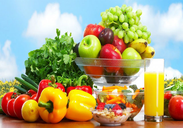 Đối với các loại rau, củ, quả như bắp cải, cải thảo, cà chua, cà rốt, khoai tây… sau khi mua về, các bạn có thể để ở nơi thoáng mát chứ không nhất thiết phải cho vào tủ lạnh.