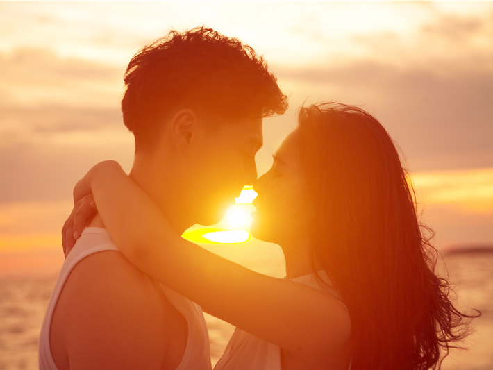 Không đủ giấc ngủ hàng ngày có thể làm giảm khả năng “chuyện ấy” của bạn. Những thanh niên mất ngủ trong một tuần cho thấy mức testosterone giảm, gây giảm ham muốn.