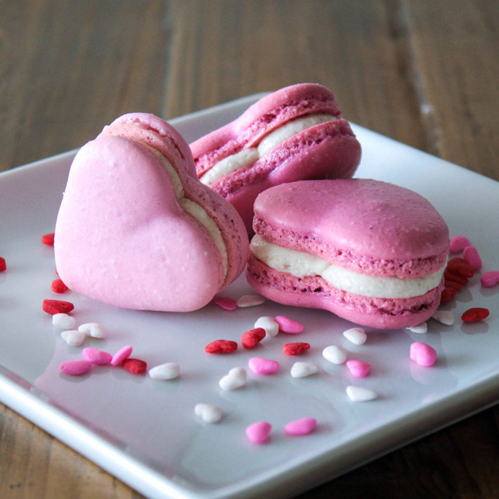 Bánh kẹp kem hình trái tim cho các đôi uyên ương ngày Valentine.