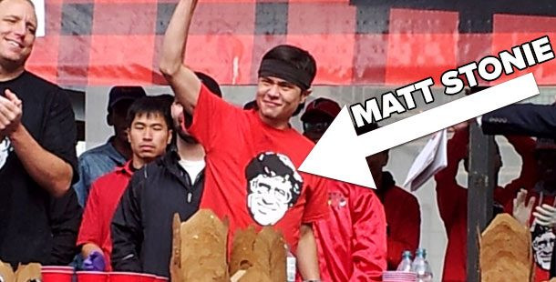 Ăn 182 miếng thịt xông khói trong 5 phút là kỷ lục do Matt Stonie, người ăn thịt xông khói nhanh nhất thế giới xác lập ngày 22/2/2015. Nguồn ảnh: List25.