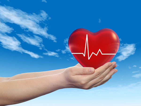 Dầu dừa có nhiều chất béo bão hòa tự nhiên. Nó làm tăng cholesterol tốt trong cơ thể và cũng giúp chuyển cholesterol xấu thành cholesterol tốt.
