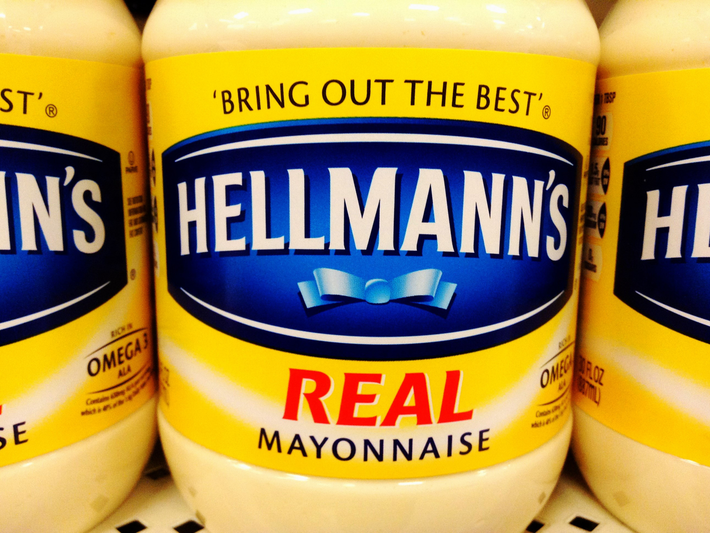 Mayonnaise không phải là gia vị của Mỹ mà món ăn này có thể bắt nguồn từ Pháp hay Tây Ban Nha.