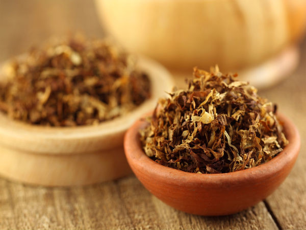 Hút thuốc lá làm tăng huyết áp bằng cách thu hẹp màng trong thành động mạch. Vì vậy, tốt nhất là bỏ thuốc lá sớm nhất có thể.