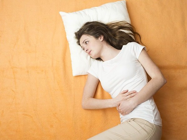 Chậm kinh cũng có thể xảy ra khi bạn không ăn đủ calo. Vì vậy, nếu bạn bị “nhỡ” kinh nguyệt trong một hoặc hai tháng, không thừa cân và luôn luôn mệt mỏi thì bạn có thể cần nạp thêm calo.