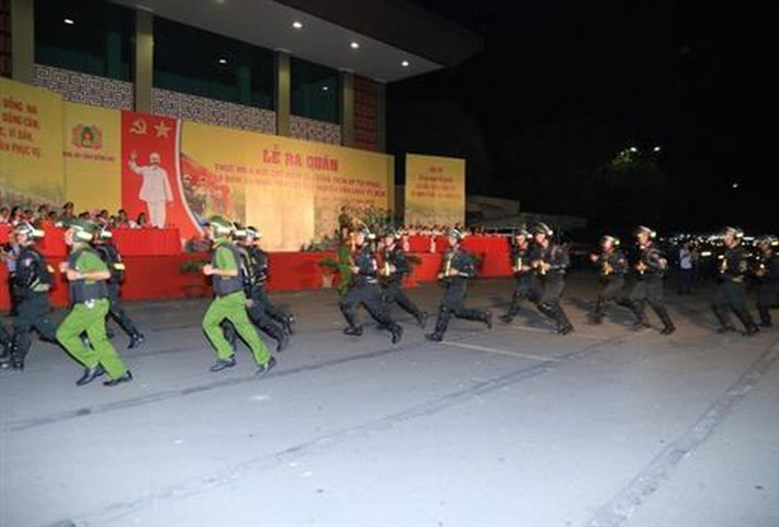 Đối với tội phạm ma túy, lực lượng công an tỉnh cũng đã phát hiện 135 vụ (tăng 45% so với cùng kỳ năm 2019). Trong đó, đáng chú ý nhất là vụ triệt phá đường dây sản xuất ma túy ở địa bàn TP.Biên Hòa, bắt 2 đối tượng, thu giữ hơn 1 ngàn viên thuốc lắc, nhiều gói ma túy tổng hợp. Đối với loại tội phạm tín dụng đen, nổi bật nhất là vụ việc chặn đứng hoạt động của băng nhóm Toàn "đen" cầm đầu.