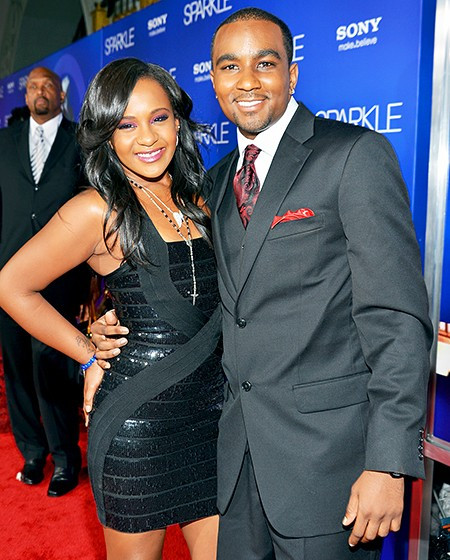 Sau khi mẹ qua đời, Bobbi Kristina không gắn bó với cha. Chỗ dựa duy nhất của cô lúc này là Nick Gordon, người được Whitney nuôi nấng như con từ năm 12 tuổi. Cuối năm 2012, cặp đôi tuyên bố đính hôn.