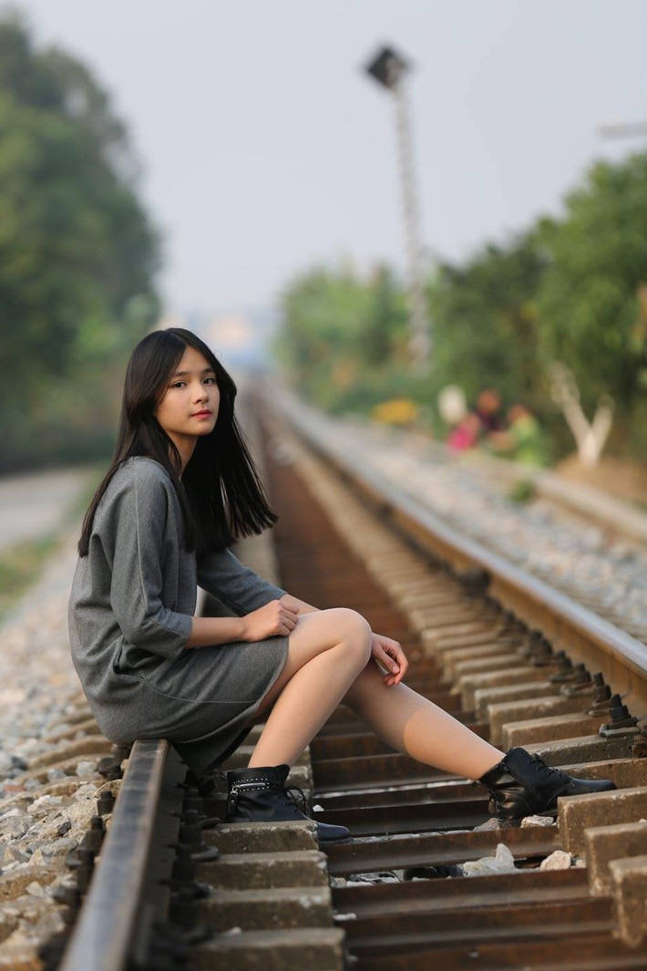 Hiện tại, nghệ sĩ Thùy Dung ít nhận show đi hát và chỉ xuất hiện trong những sự kiện phù hợp. Phần nhiều thời gian chị dành cho công việc làm giảng viên piano tại Học viện Âm nhạc Quốc gia và trung tâm riêng. Hạ Phương ngoài việc đi học, đi làm, với vốn kiến thức nhiều năm học piano, cô cũng trợ giúp mẹ trong việc dạy học.