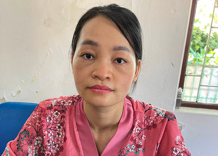 . Lê Thị Cầm (34 tuổi, trú phường Lê Thanh Nghị, TP Hải Dương) vừa bị Công an Hải Dương khởi tố về các tội Lạm dụng tín nhiệm chiếm đoạt tài sản, Làm giả con dấu, tài liệu của cơ quan, tổ chức và Sử dụng con dấu hoặc tài liệu giả của cơ quan, tổ chức. Cuối tháng 8 và tháng 11/2020, Cầm đã 2 lần thuê ô tô i10 màu bạc và Huyndai Accent của hai cửa hàng khác nhau sau đó làm giả giấy tờ cầm cố được 600 triệu. Cầm cũng đang bị điều tra 5 vụ việc khác tương tự. Trong 7 vụ, Cầm chiếm đoạt khoảng 2 tỷ đồng.