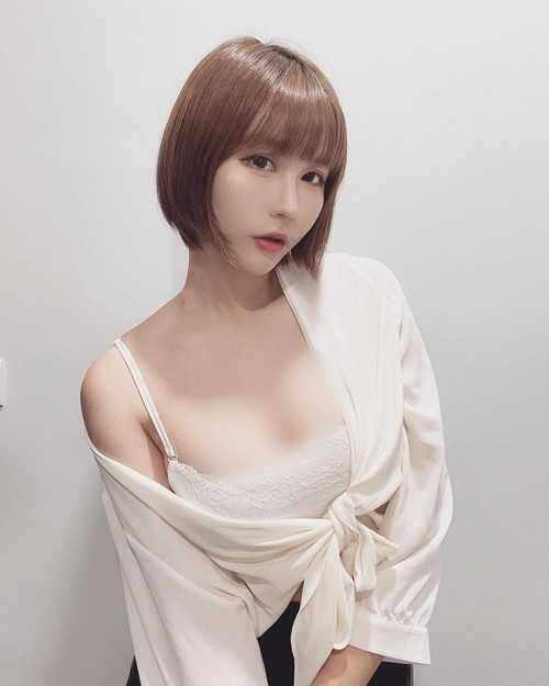 Hi Duy Á là một trong những hot girl gợi cảm, người mẫu cực nổi tiếng ở Đài Loan (Trung Quốc). Cô nàng có đặc điểm riêng vô cùng đặc biệt. (Nguồn ảnh: IG)
