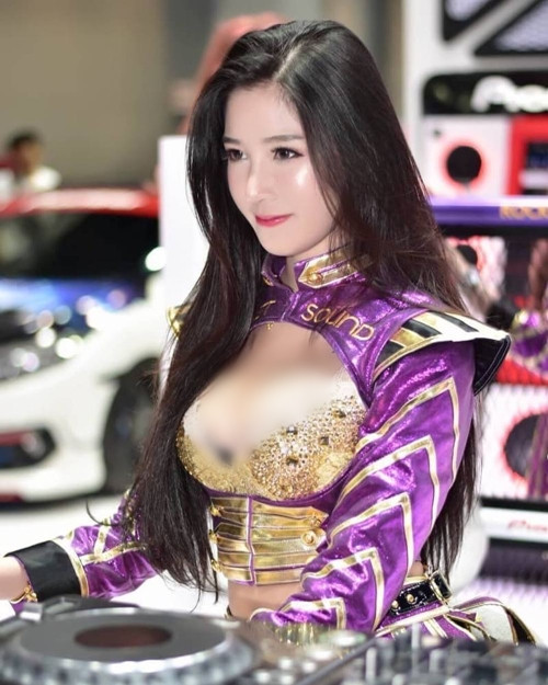 Chính vì thế, việc hở bạo đối với Sukanya Moey là rất quen thuộc. Gần 500.000 người hâm mộ hot girl Thái Lan trên Facebook đều biết rõ điều đó.