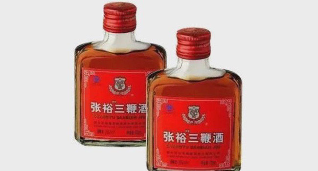 Rượu ngâm dương vật hươu, hải cẩu, chó có nguồn gốc ở Quảng Đông, Trung Quốc. Theo người bản địa, 3 loài động vật này sẽ tạo ra một nguồn năng lượng nam tính dành cho các quý ông. Đây được coi là thần dược để cải thiện sinh lý nam.