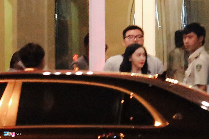 Đây là lần thứ 5 Yoona đặt chân đến Việt Nam. Trước đó, cô và SNSD đến mảnh đất hình chữ S giao lưu vào năm 2009, 2012 và 2 lần trong năm 2014.
