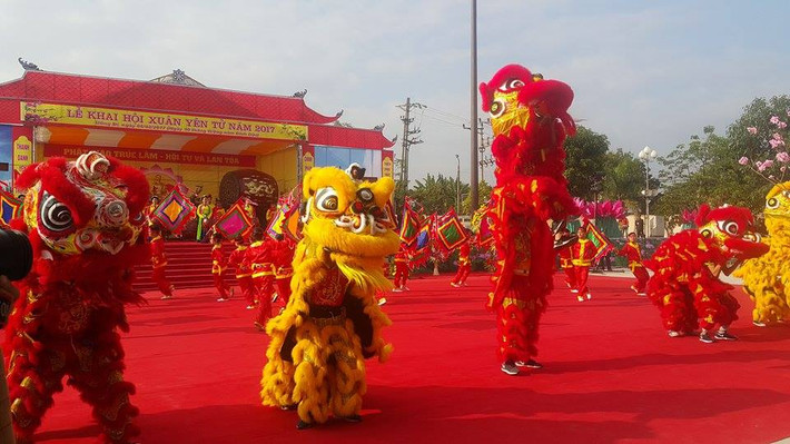 Màn múa lân sư rồng hấp dẫn.