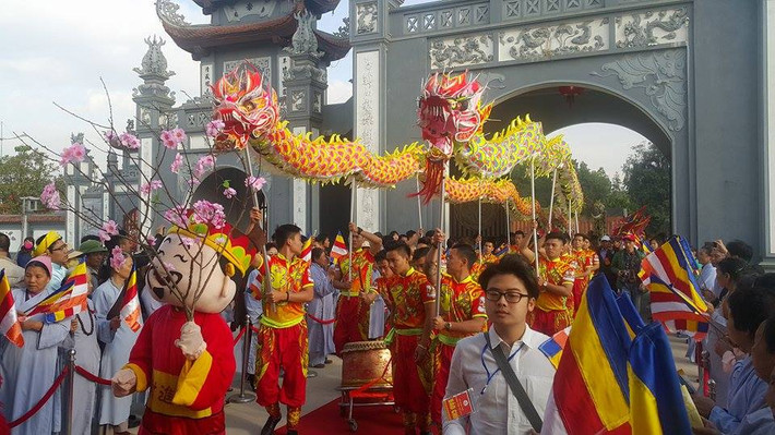 Hội xuân Yên Tử diễn ra từ tháng Giêng đến hết tháng Ba âm lịch. Những năm gần đây, Yên Tử trở thành nơi du lịch văn hóa tâm linh, sinh thái, thắng cảnh, thu hút du khách trong và ngoài nước đến thường xuyên quanh năm.