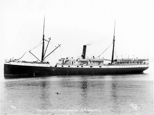 Tàu chở khách chạy bằng hơi nước S.S. Valencia được đóng vào năm 1882 tại xưởng của hãng đóng tàu William Cramp & Sons, Mỹ. Con tàu nặng gần 1.600 tấn và có chiều dài 77m gặp tai nạn tồi tệ vào năm 1906. Câu chuyện về " con tàu ma" này khiến nhiều người lạnh sống lưng.
