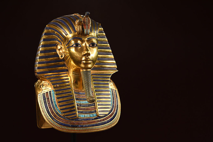 Theo các chuyên gia, sở dĩ pharaoh Tutankhamun có một bàn chân bị vẹo và những dị tật cơ thể khác là hệ quả của giao phối cận huyết.