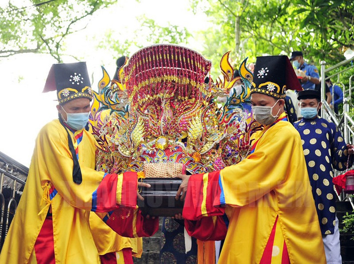 Lễ hội Vía Bà Chúa Xứ núi Sam là lễ hội truyền thống được giữ gìn và thực hành qua nhiều thế hệ tại thành phố Châu Đốc, tỉnh An Giang. Lễ hội mang đậm nét văn hóa của cư dân vùng sông nước Tây Nam bộ, góp phần gắn kết với đời sống tinh thần của người dân qua nhiều thế hệ. Ảnh: Hcmcpv.org.vn.