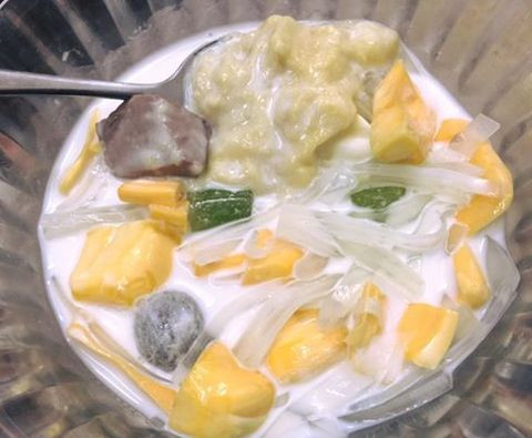 Chè sầu riêng hạt đác cũng là món ăn ngon tuyệt vời.