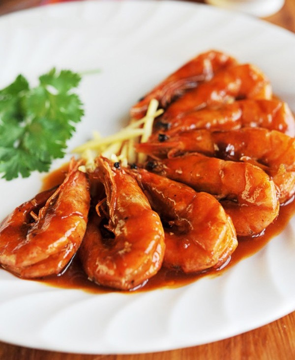 Tuy nhiên tôm cũng là loại hải sản có nguy cơ gây dị ứng rất cao với những người có cơ địa nhạy cảm, dễ dị ứng và trẻ em.