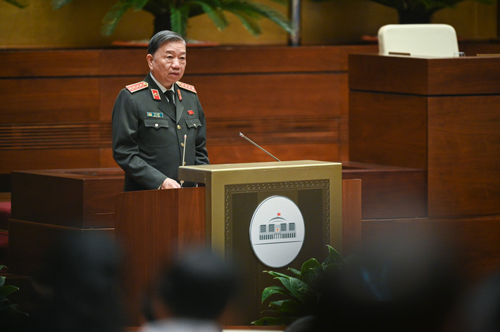 Bộ trưởng Bộ Công an Tô Lâm: “Chính phủ đã tập trung điều tra các vụ án, vụ việc kinh tế, tham nhũng đặc biệt nghiêm trọng, phức tạp thuộc diện Ban Chỉ đạo Trung ương về phòng, chống tham nhũng, tiêu cực theo dõi, chỉ đạo. Số vụ phạm tội về trật tự quản lý kinh tế phát hiện giảm 36,68%, số vụ phạm tội về tham nhũng và chức vụ phát hiện tăng 40,97%”.