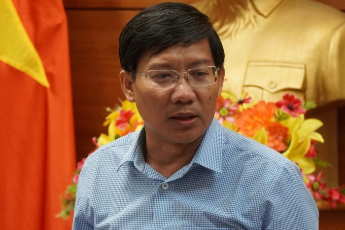 Thường trực HĐND tỉnh Bình Thuận trong báo cáo cho biết, ông Lê Tuấn Phong được đào tạo bài bản, xuất thân trong gia đình có truyền thống cách mạng. Hơn 20 năm công tác, ông Phong có nhiều đóng góp cho sự phát triển của tỉnh. Đặc biệt trong thời gian đảm nhiệm chức vụ Chủ tịch UBND tỉnh, mặc dù dịch Covid-19 diễn biến phức tạp nhưng ông Phong đã có nhiều giải pháp lãnh đạo, chỉ đạo quyết liệt, trách nhiệm, đã góp phần ổn định tình hình của tỉnh, bảo đảm sức khỏe, tính mạng của nhân dân...