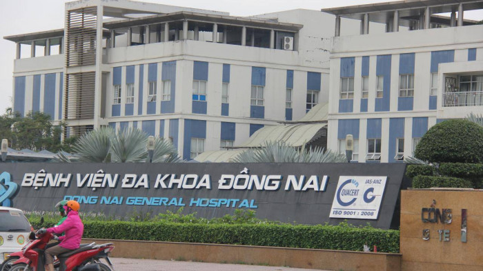 Kết quả điều tra ban đầu xác định, dự án đầu tư xây dựng Bệnh viện Đa khoa Đồng Nai được UBND tỉnh Đồng Nai phê duyệt điều chỉnh đầu tư tại Quyết định số 1872/QĐ-UBND ngày 21/7/2010 với tổng mức đầu tư 1.904 tỷ đồng, giao Bệnh viện Đa khoa Đồng Nai làm Chủ đầu tư. (Ảnh: Báo Giao thông)