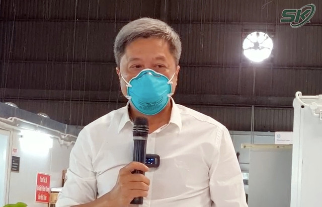 Thứ trưởng Nguyễn Trường Sơn có hơn 30 năm làm công tác chuyên môn và 16 năm trực tiếp làm công tác chuyên môn với vai trò bác sĩ điều trị tại Khoa Huyết học Truyền máu - Bệnh viện Chợ Rẫy.