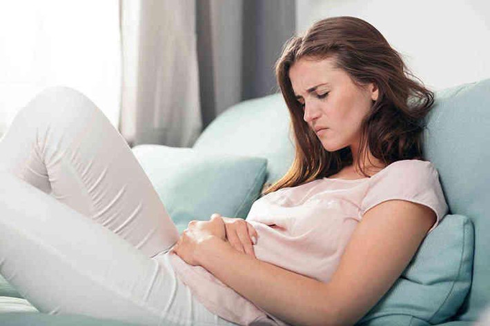 2. Đau dạ dày do bệnh túi mật: Cơn đau do viêm túi mật hoặc sỏi mật truyền đến dạ dày và là một loại đau bụng khó chịu, đồng thời sẽ bị đau ở cánh tay phải và bả vai phải, khi ấn vào vùng bụng trên bên phải sẽ có cảm giác đau rõ rệt, có thể phân biệt với bệnh đau dạ dày.