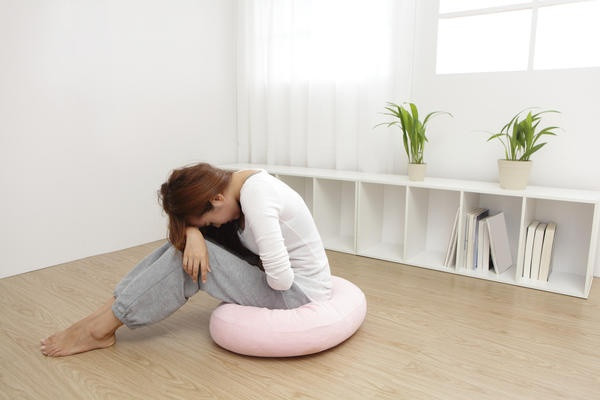 Thực tế, không phải cứ đau bụng là liên quan đến các bệnh về dạ dày. Bạn phải cẩn thận với tuyến tụy. Tuyến tụy là tuyến có nhiệm vụ giúp các cơ quan tiêu hóa và điều hòa lượng đường trong máu. Tuyến tụy có vị trí rất đặc biệt, nằm khá sâu, dài ở phía sau dạ dày, sát thành sau ổ bụng, vắt ngang qua các đốt sống thắt lưng trên.