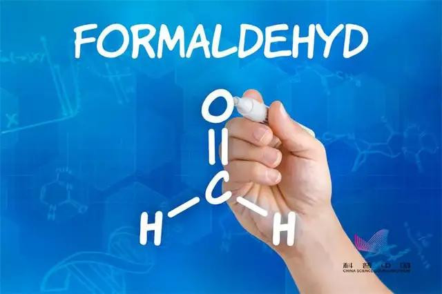 Chất gây ung thư phổ biến trong nhà vệ sinh: Đầu tiên là Formaldehyde - đây là một chất khí không màu và gây khó chịu, nhất là đồ nội thất mới, đồ vệ sinh cá nhân, chẳng hạn như sơn móng tay, dầu gội đầu, dầu xả, kem dưỡng da trẻ em, sữa tắm, sữa rửa mặt, bóng mắt,... Ảnh minh họa.