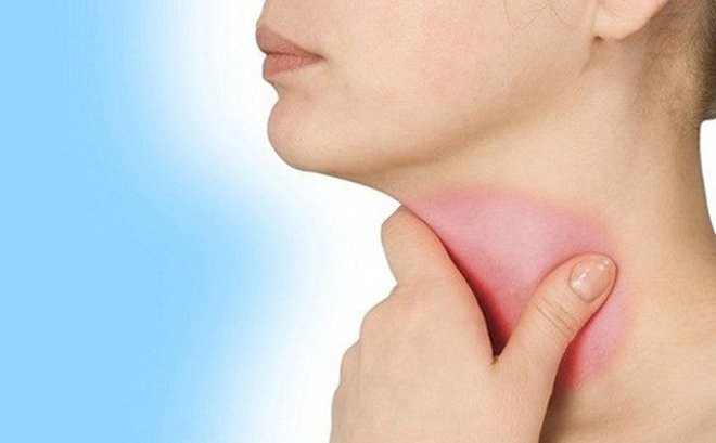Các tế bào ung thư thực quản có thể lây lan bằng cách phá vỡ từ khối u ban đầu, xâm nhập vào mạch máu hoặc mạch bạch huyết quanh thực quản, nhanh chóng di căn vào hạch ngay khi bệnh còn mới và di căn xa khắp các mô của cơ thể như phổi, gan, xương.