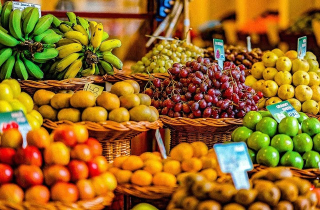 Bây giờ đã chính thức vào thu, thời tiết dần se lạnh hơn, nhiều loại trái cây theo mùa cũng được bày bán trên thị trường. Người ta thường nói rằng ăn trái cây theo mùa là tốt nhất, có thể mang lại nhiều lợi ích cho cơ thể và giảm một số vấn đề sức khỏe.