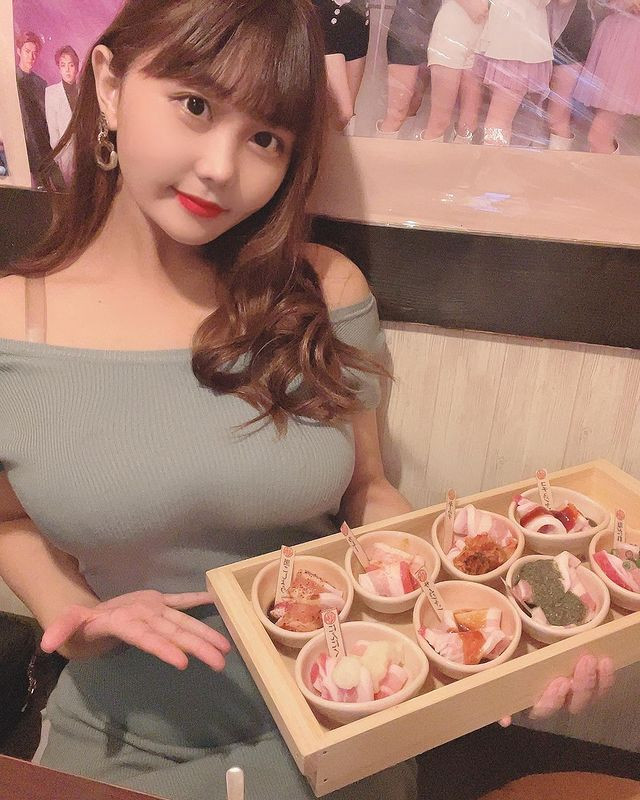 Hot girl Nhật Bản Chiba Nanaki là một trong những hot girl cực nổi tiếng trên mạng xã hội Tiktok. Cô nàng thường xuyên khoe ảnh, video đi chơi, đi dạo phố, thu hút hàng trăm ngàn lượt yêu thích, chia sẻ.