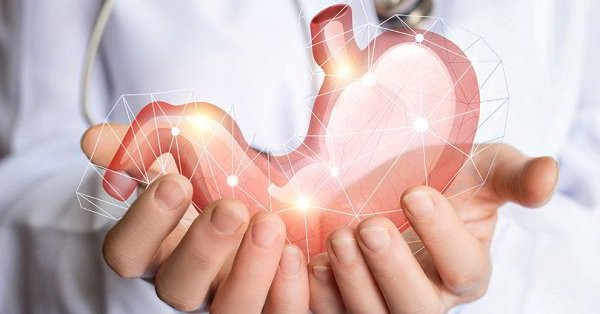 Các gen liên quan bao gồm gen sinh ung thư, gen ức chế khối u, gen liên quan đến quá trình chết và gen liên quan đến di căn. Hoán vị và thay đổi của các gen này cũng rất đa dạng. Tuy nhiên, gen di truyền chỉ là một khía cạnh, sự xuất hiện của ung thư dạ dày còn liên quan đến thói quen ăn uống, sinh hoạt chung, nhiễm vi khuẩn Helicobacter pylori và các yếu tố khác.