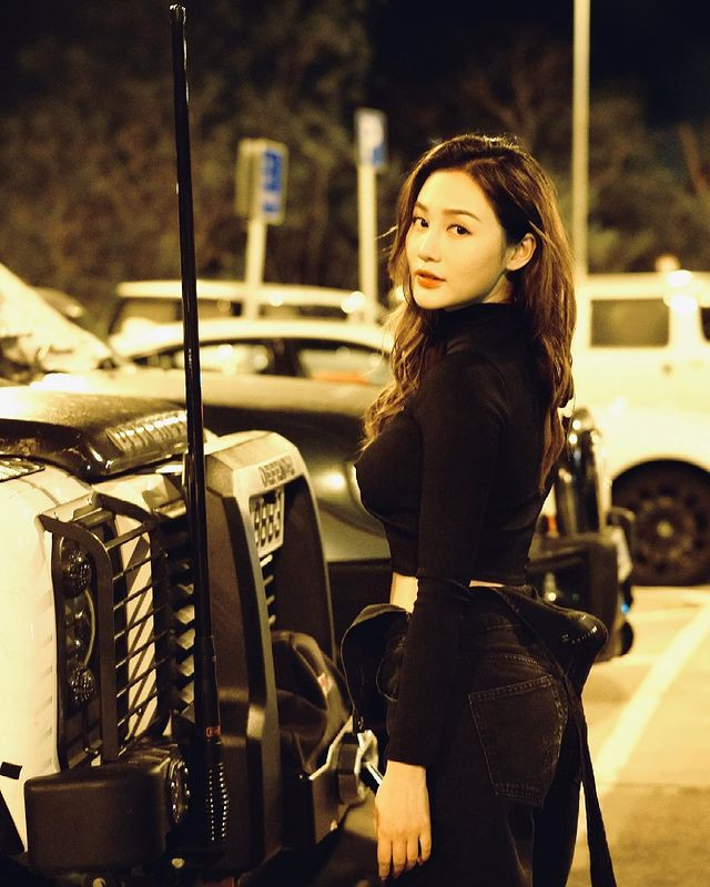 Vốn làm việc trong ngành giải trí nên Quách Dịch Tâm phải định hình phong cách từ sớm và cô nàng quyết định chọn hướng phát triển hình ảnh hot girl gợi cảm, nóng bỏng.