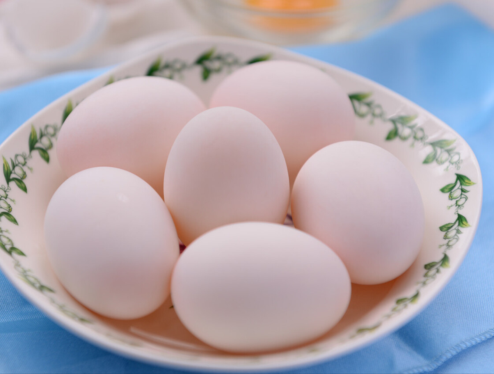 Bác sĩ cho biết, nguyên nhân dẫn đến bệnh tật của cô Trương có thể liên quan đến một loại trứng, loại trứng này còn hại gan hơn cả rượu, đó là trứng bị mốc, bị hỏng.