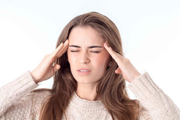 Ngoài ra, thận bị tổn thương cũng có thể tiết ra các hormone huyết áp, kích thích sự giãn nở của các mạch máu ngoại vi, có thể khiến huyết áp tăng lên. Vì vậy, nếu cơn tăng huyết áp đột ngột xuất hiện trong thời gian sắp tới, bạn nên đề cao cảnh giác.