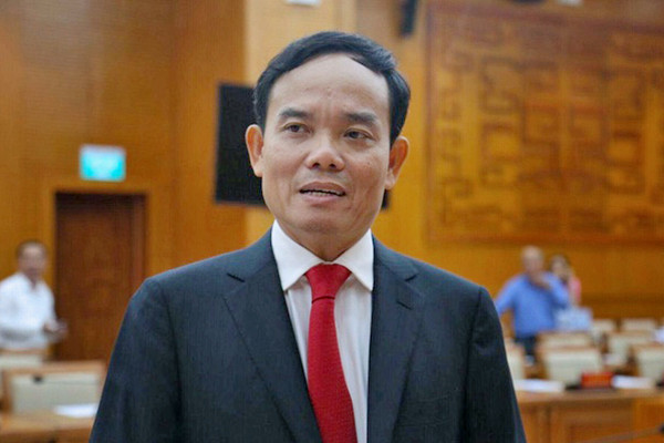 Ông Trần Lưu Quang (56 tuổi); quê quán ở phường Trảng Bàng, Thị xã Trảng Bàng, Tây Ninh; trình độ chuyên môn thạc sĩ quản lý công, kỹ sư cơ khí.