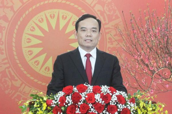 Trong quá trình công tác, ông Trần Lưu Quang từng trải qua nhiểu chức vụ. Ông Quang từng là chuyên viên tại Sở Kế hoạch và Đầu tư, Công ty Phát triển hạ tầng Khu Công nghiệp Tây Ninh; Trưởng phòng thuộc Sở Kế hoạch và Đầu tư; Phó Ban Quản lý Khu kinh tế Cửa khẩu Mộc Bài; Phó Giám đốc Sở Kế hoạch và Đầu tư; Chủ tịch UBND rồi Bí thư Huyện ủy Trảng Bàng, tỉnh Tây Ninh.