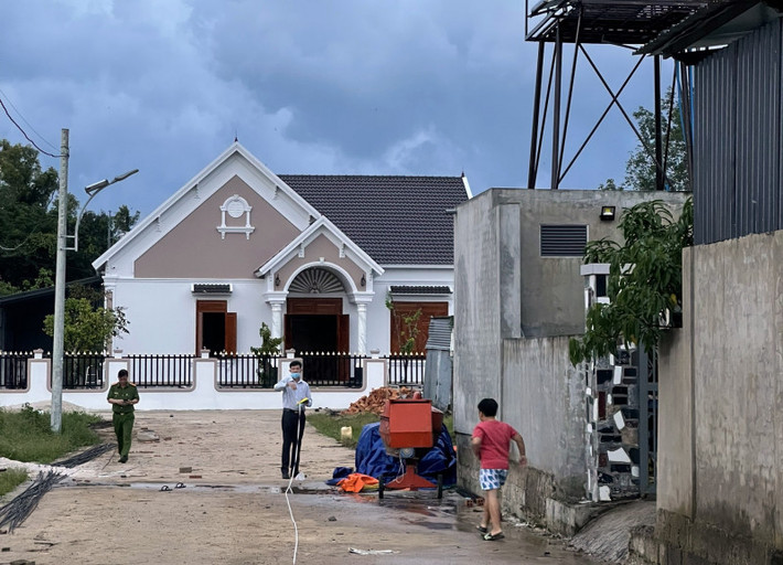 Lãnh đạo Công an tỉnh Kiên Giang, cho biết, công an tiếp tục phối hợp với lực lượng chức năng phong tỏa sân bay, bến cảng, kiểm soát người, phương tiện; tổ chức truy bắt số đối tượng còn đang lẩn trốn. Công an tỉnh Kiên Giang kêu gọi các đối tượng ra đầu thú để hưởng chính sách khoan hồng của pháp luật.
