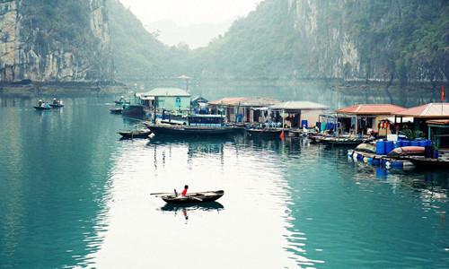 Là một trong những điểm đến thân thiện với môi trường nhất thế giới, Việt Nam được đánh giá là quốc gia có bề dày lịch sử và nổi tiếng với nền ẩm thực phong phú. Hành trình khám phá đồng bằng sông Cửu Long được xem là một trong những cách phổ biến nhất để tìm hiểu đất nước Việt Nam.