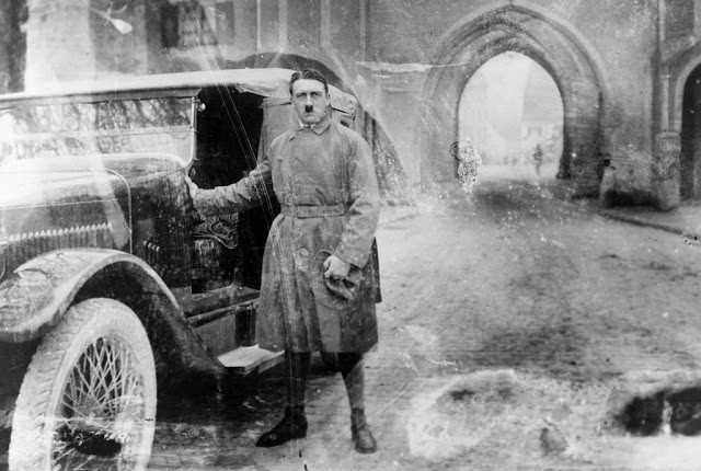 Hình ảnh lịch sử trùm phát xít Hitler 15 năm trước khi Chiến tranh thế giới 2 nổ ra.