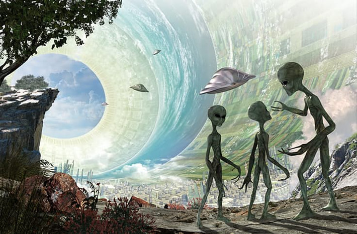 Một thuyết âm mưu kỳ lạ đó là phát xít Đức nắm trong tay nhiều bí mật về UFO và người ngoài hành tinh suốt một thời gian dài trước khi Mỹ và các nước khác biết.