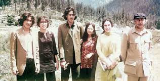 Lời nguyền nhà Bhutto: Nhà Bhutto là một trong những gia tộc có ảnh hưởng và quyền lực nhất ở Pakistan. Gia tộc này được cho là bị một lời nguyền khủng khiếp đeo bám, đứng đằng sau cái chết của một số thành viên trong gia tộc Bhutto.