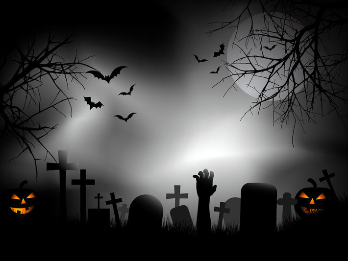 Ngày Halloween cũng chính là thời điểm bắt đầu một năm mới của người Celtic. Người Celtic thường tổ chức kỷ niệm năm mới với lễ hội Samhain. Vào thời gian này, thần Chết ngự trị nên linh hồn của người chết quay trở lại nhà người thân, bạn bè để xin thức ăn và nước uống.