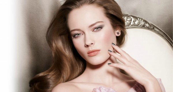 Một người với hàm hẹp sẽ ít phán xét người khác và có khả năng lắng nghe từ những người khác. Tuy nhiên, họ có thể thiếu quyết đoán, rất dễ bị ảnh hưởng.